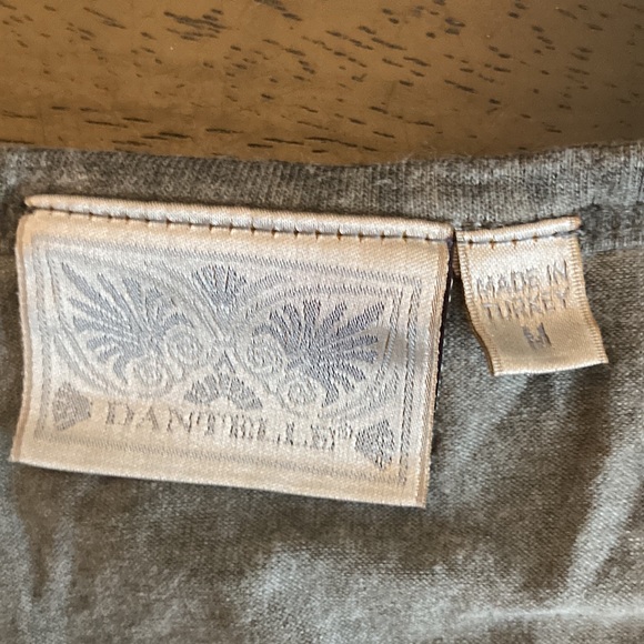 Dantelle ruffled rayon top - Picture 3 of 5